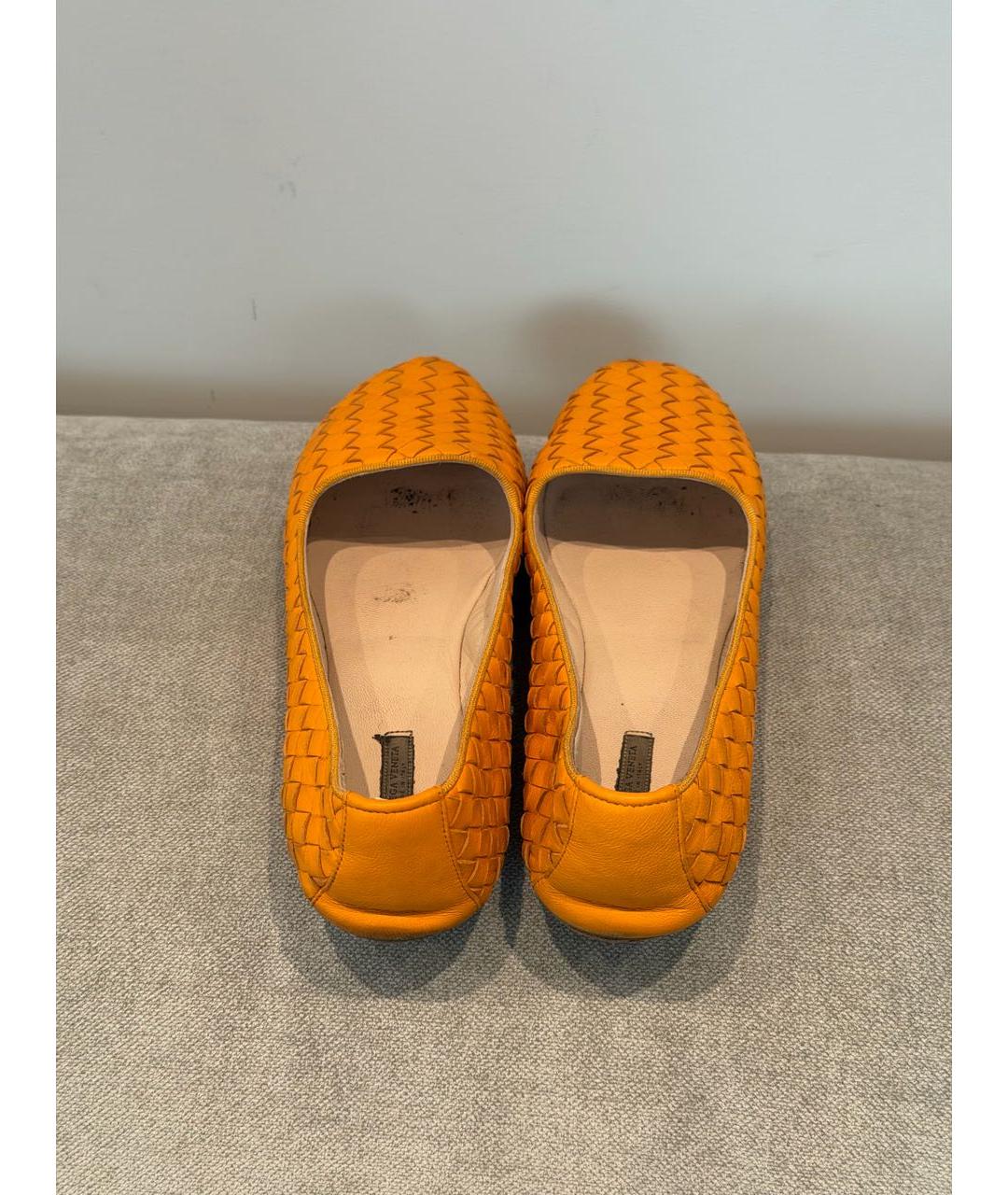 BOTTEGA VENETA Оранжевые кожаные балетки, фото 3