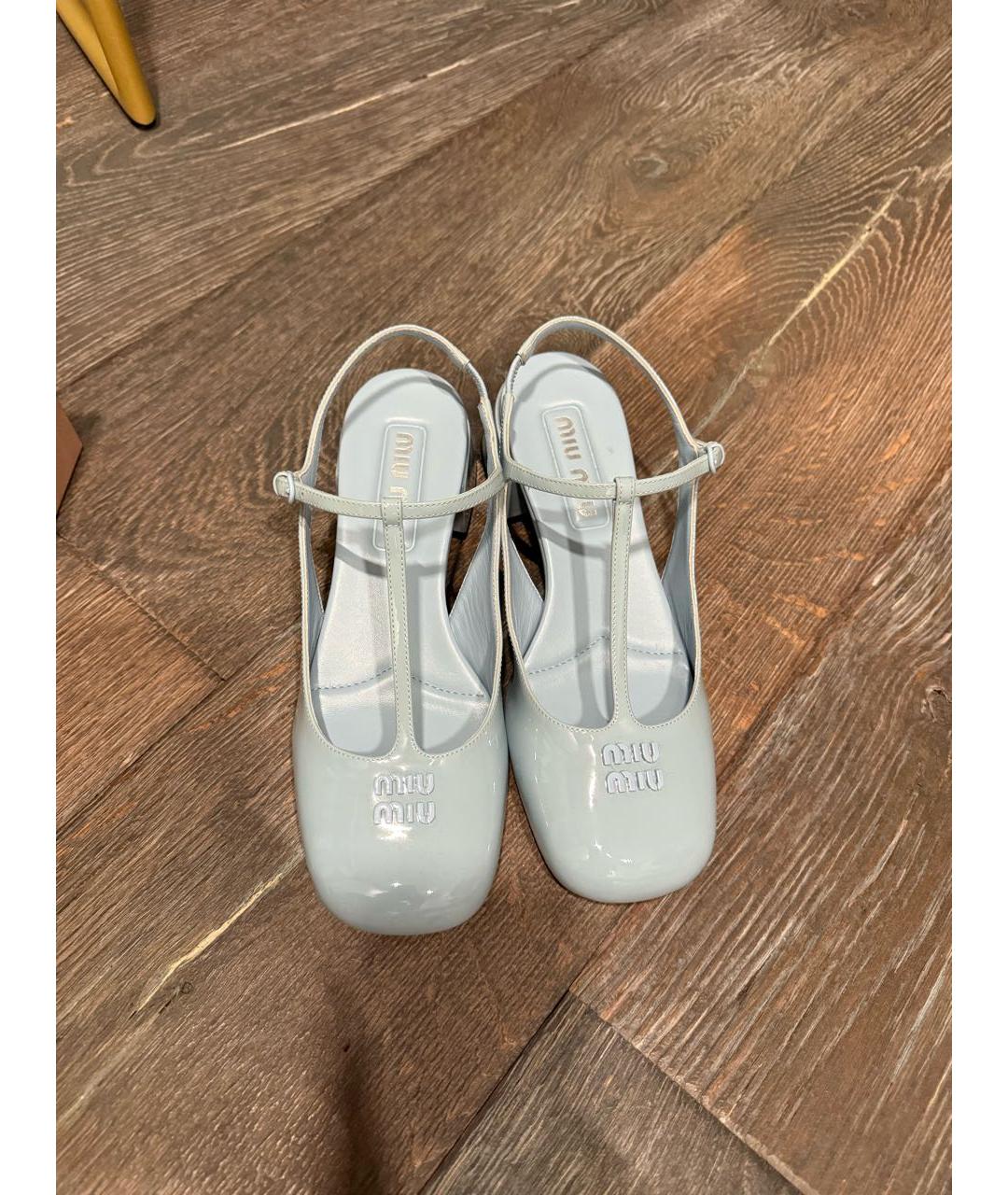 MIU MIU Голубые босоножки из лакированной кожи, фото 2