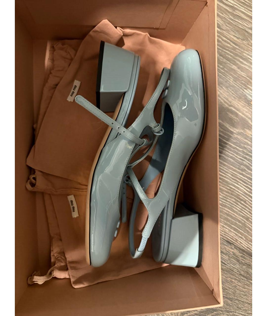 MIU MIU Голубые босоножки из лакированной кожи, фото 4