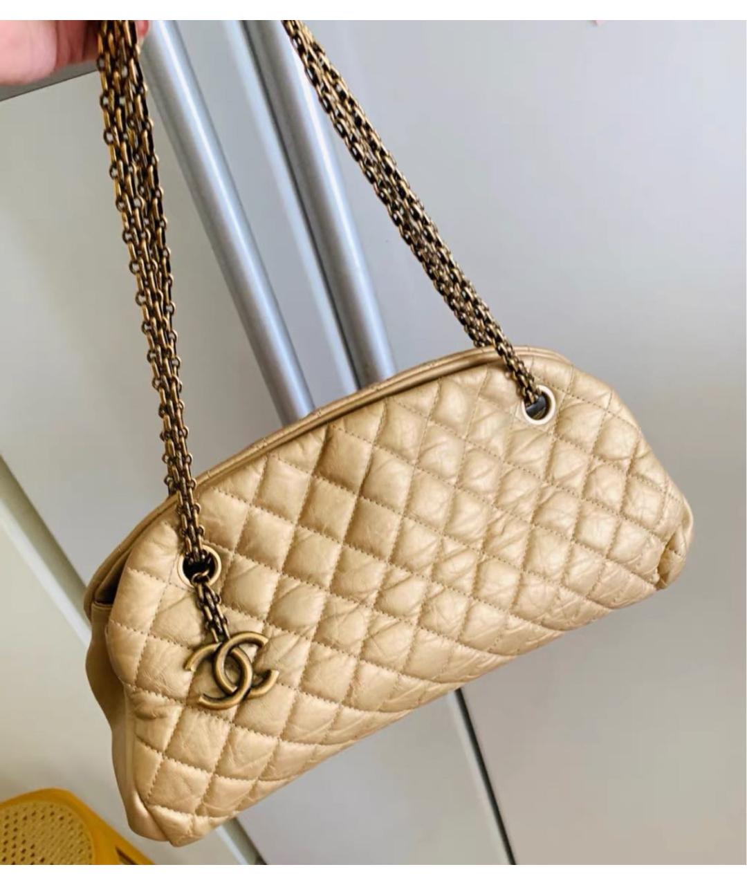 CHANEL Золотая кожаная сумка через плечо, фото 3