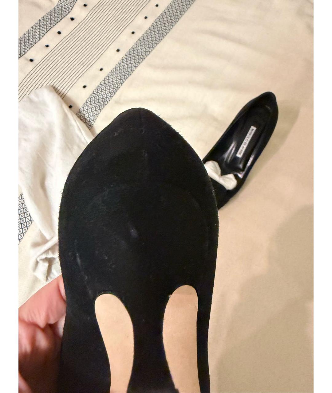 MANOLO BLAHNIK Черные замшевые лодочки на низком каблуке, фото 7