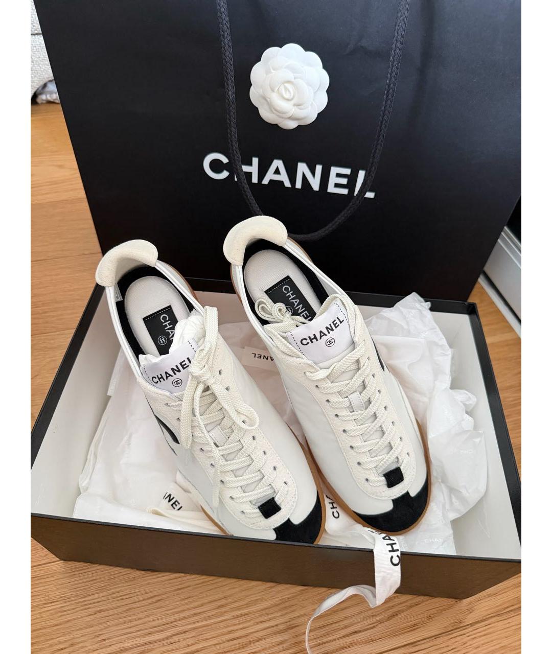 CHANEL Белые кожаные кеды, фото 3