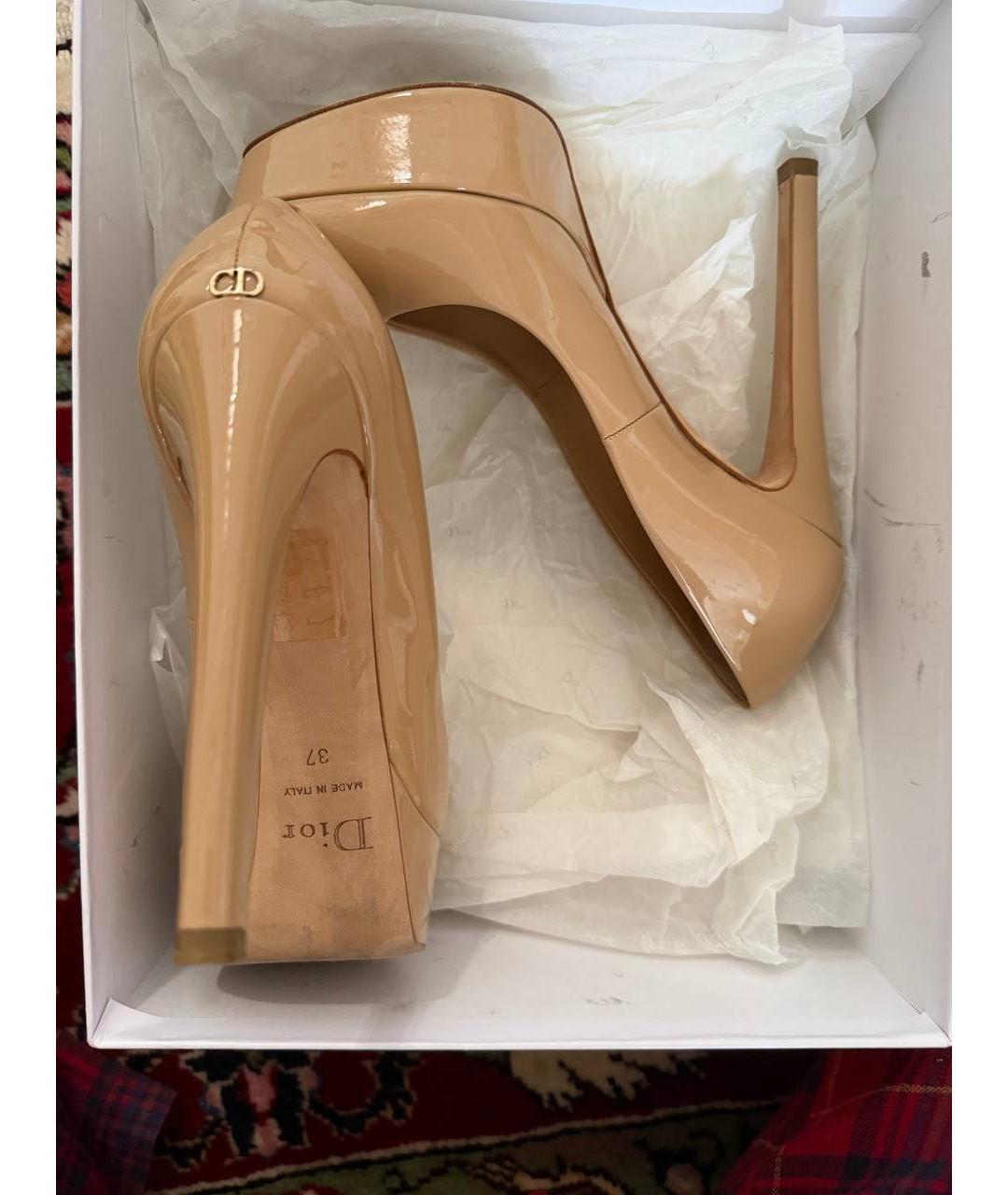CHRISTIAN DIOR Бежевые туфли из лакированной кожи, фото 3