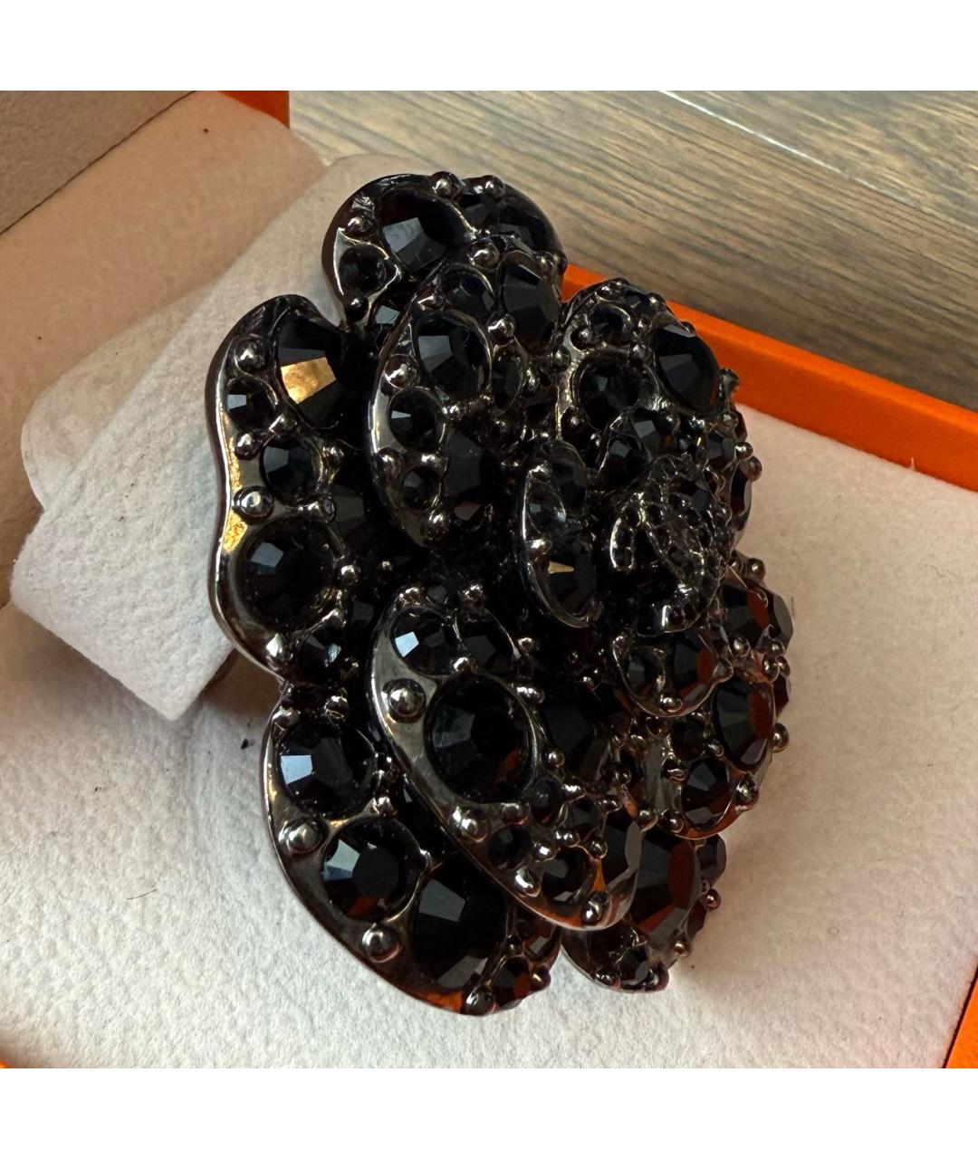 CHANEL Черная металлическая булавка / брошь, фото 3