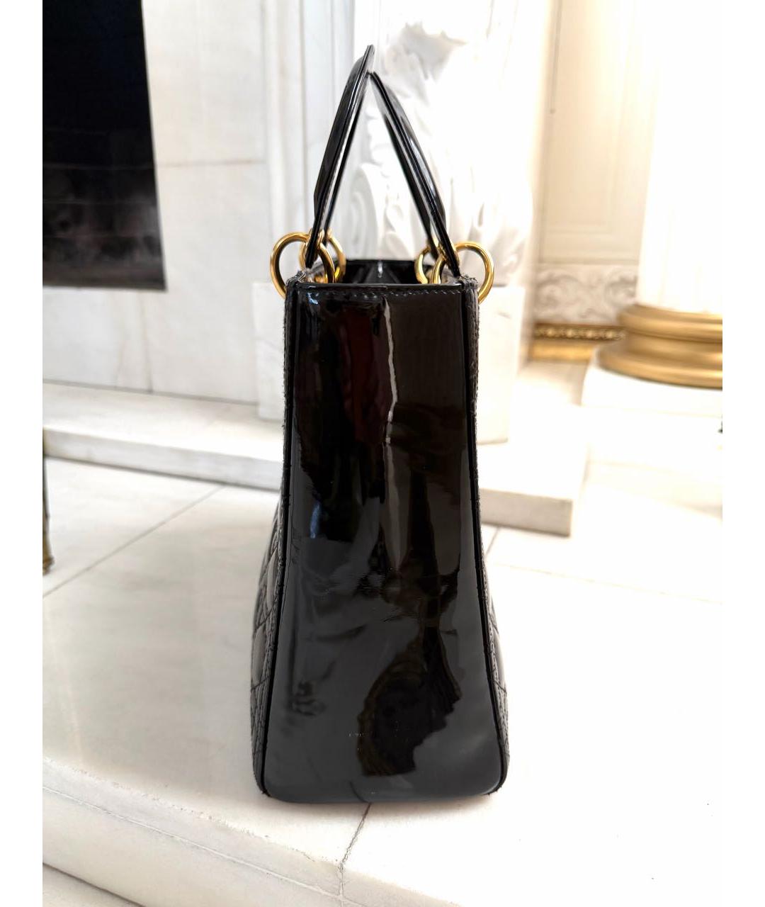CHRISTIAN DIOR Черная сумка с короткими ручками из лакированной кожи, фото 3