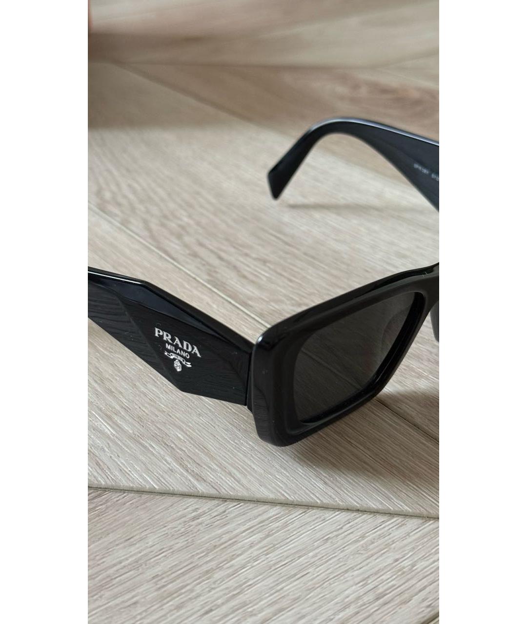 PRADA Черные пластиковые солнцезащитные очки, фото 3
