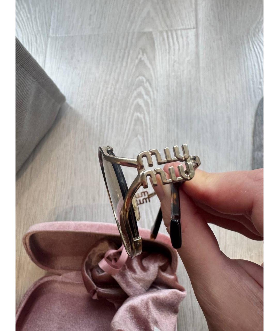 MIU MIU Золотые металлические солнцезащитные очки, фото 5