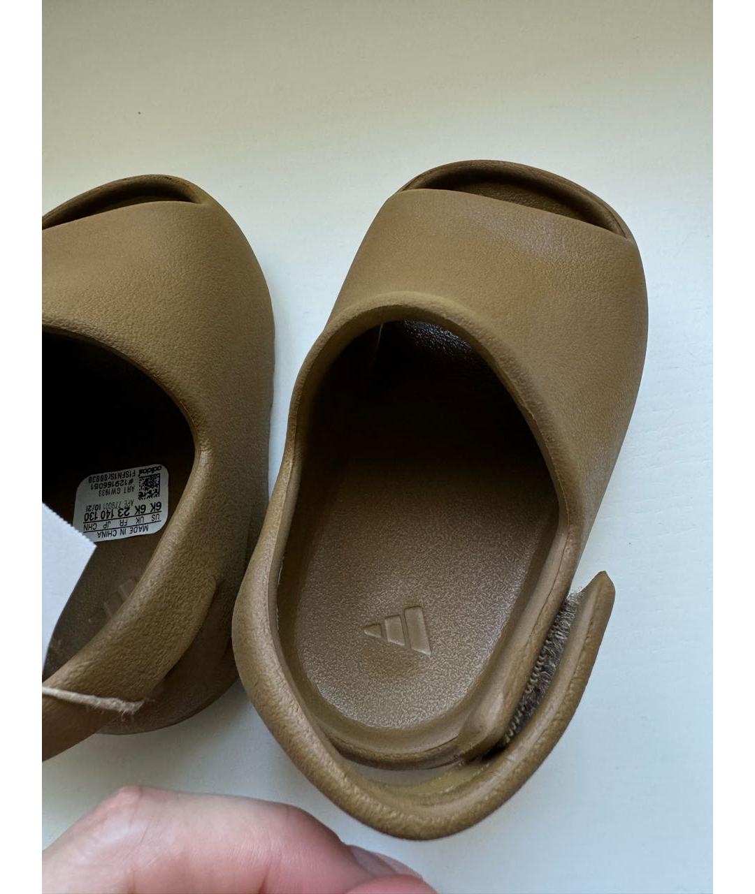 ADIDAS YEEZY Бежевые резиновые сандалии и шлепанцы, фото 3