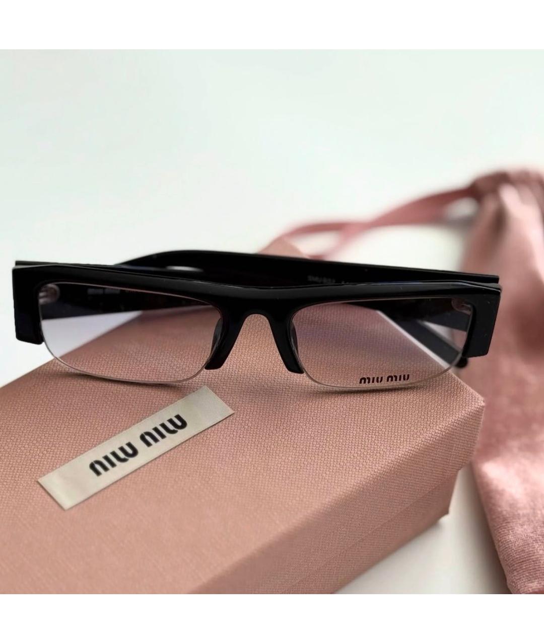 MIU MIU Черные пластиковые солнцезащитные очки, фото 3