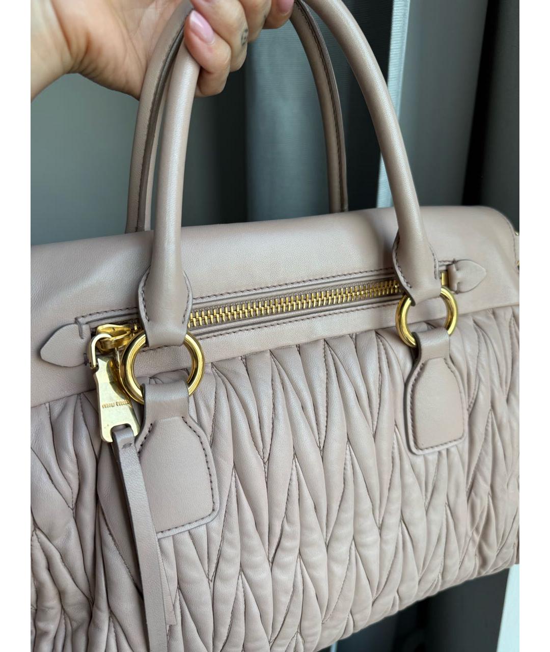MIU MIU Розовая кожаная сумка с короткими ручками, фото 6