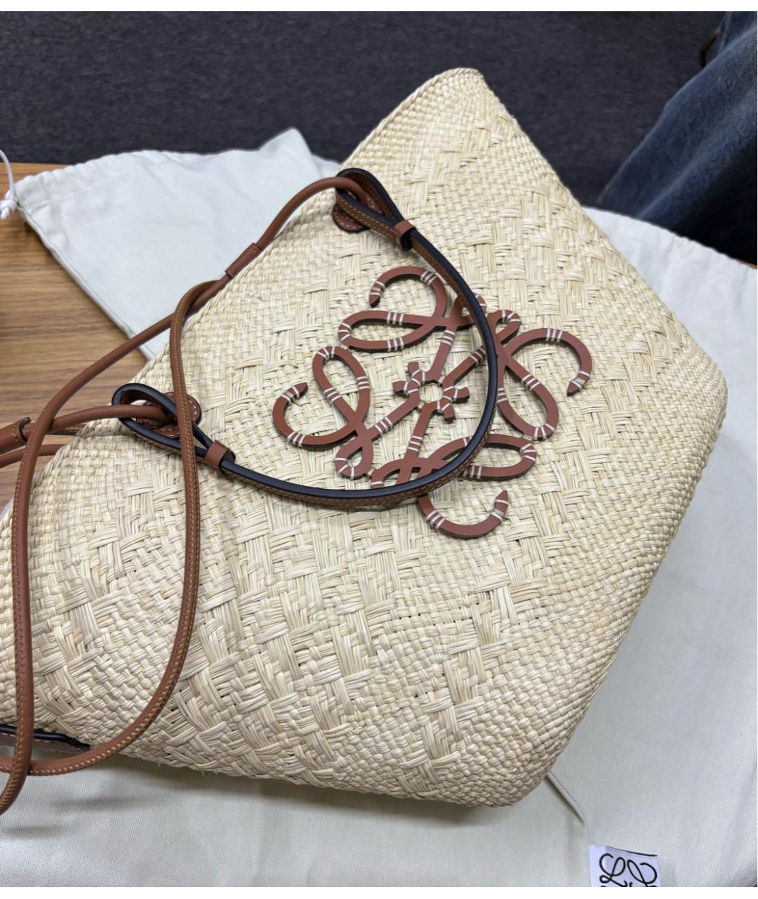 LOEWE Бежевая плетеная пляжная сумка, фото 5