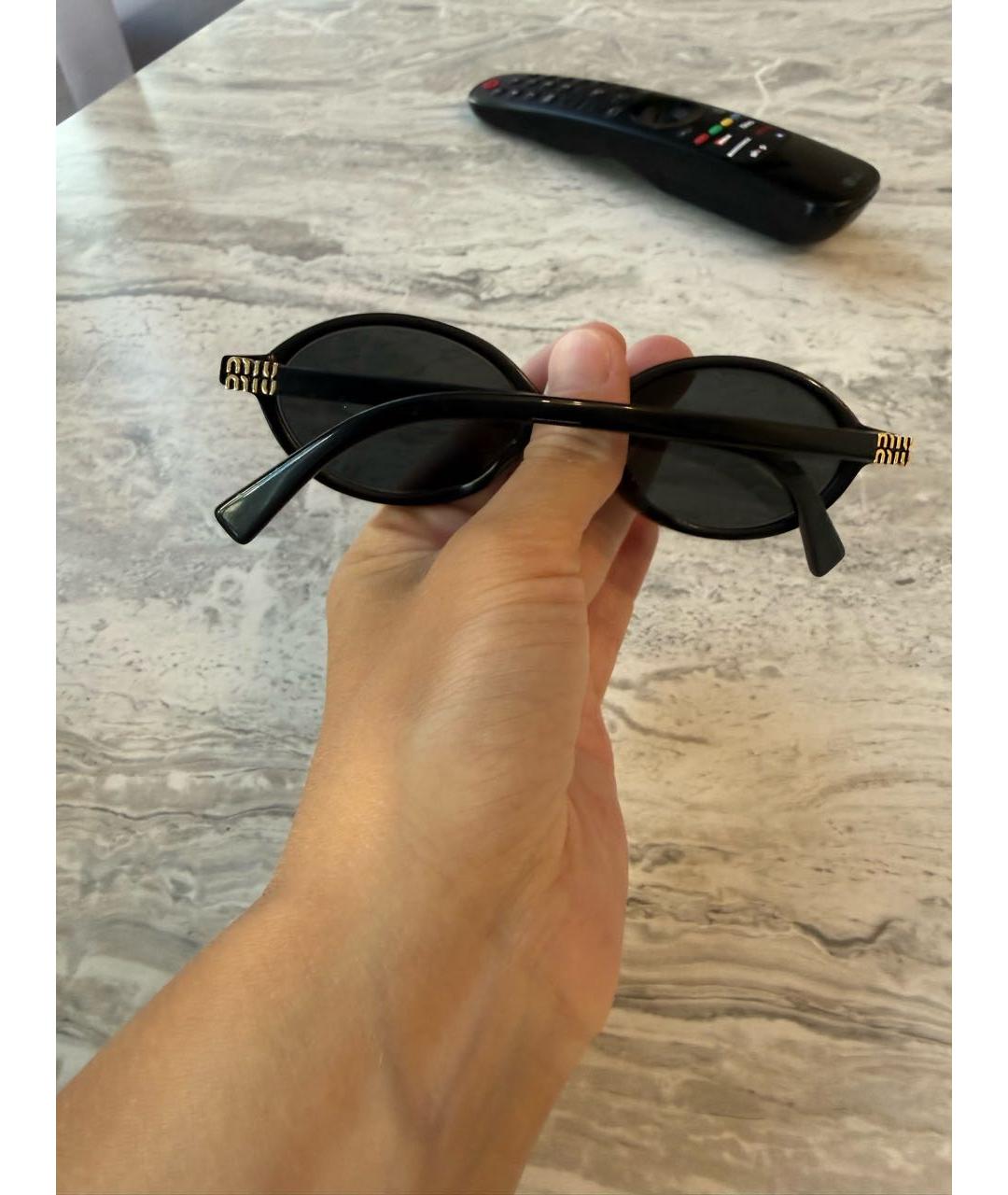 MIU MIU Черные пластиковые солнцезащитные очки, фото 5