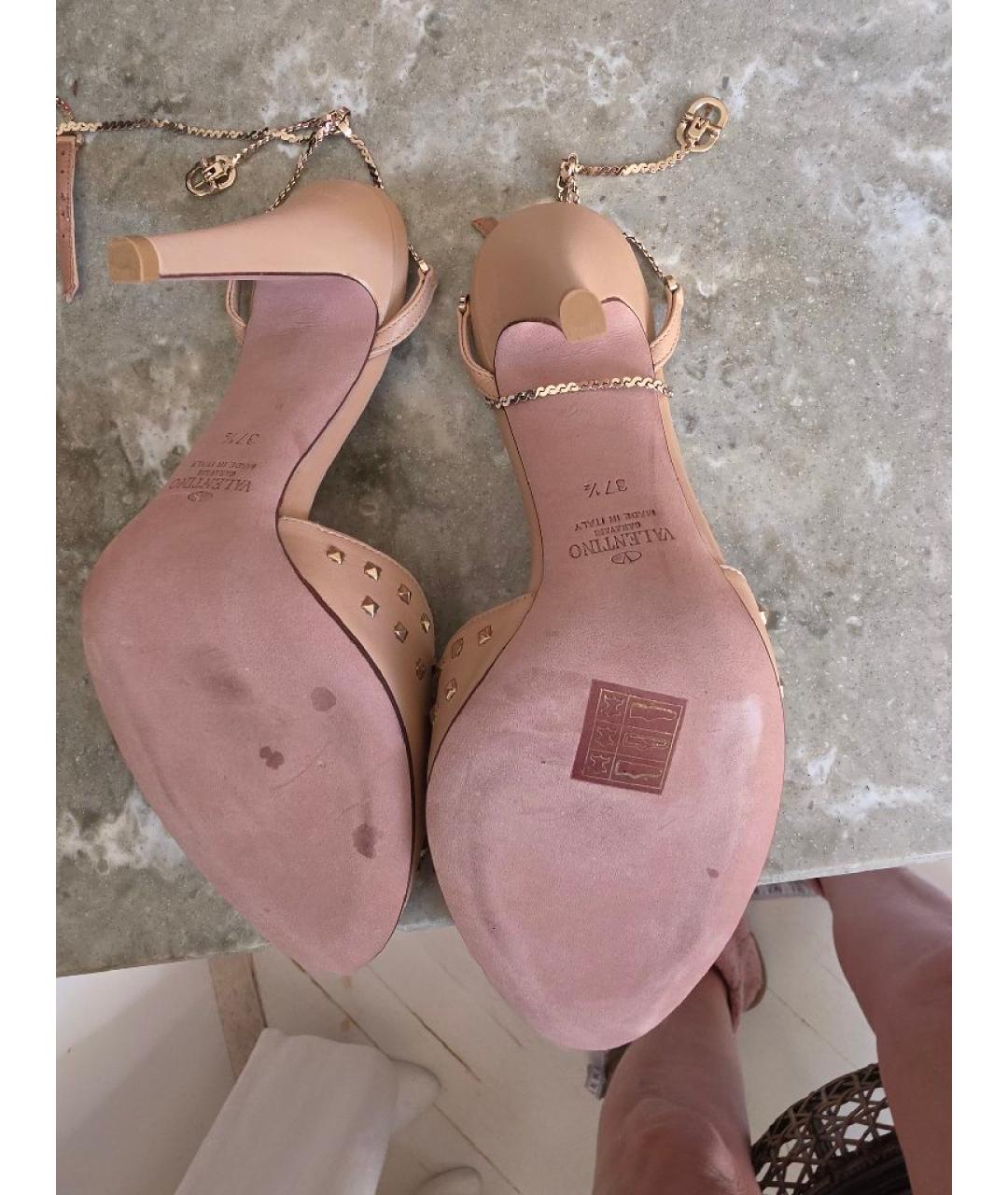 VALENTINO Бежевые кожаные босоножки, фото 5