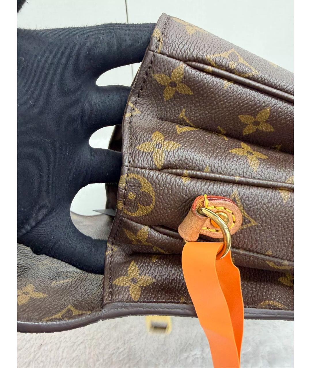 LOUIS VUITTON Коричневая сумка с короткими ручками, фото 5