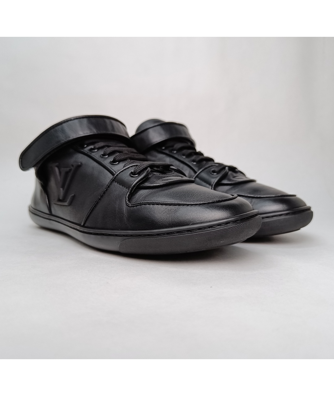 LOUIS VUITTON PRE-OWNED Черные кожаные кроссовки, фото 6