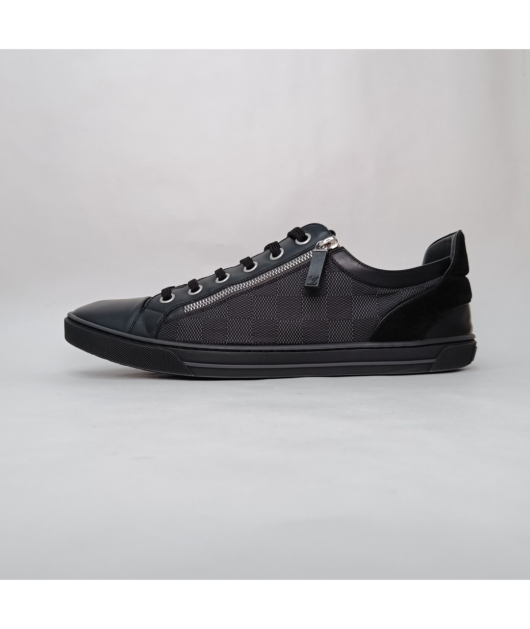 LOUIS VUITTON PRE-OWNED Черные синтетические низкие кроссовки / кеды, фото 3