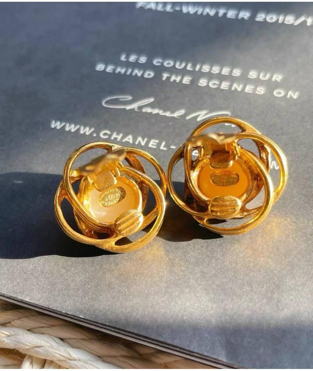 CHANEL Белые жемчужные клипсы, фото 2