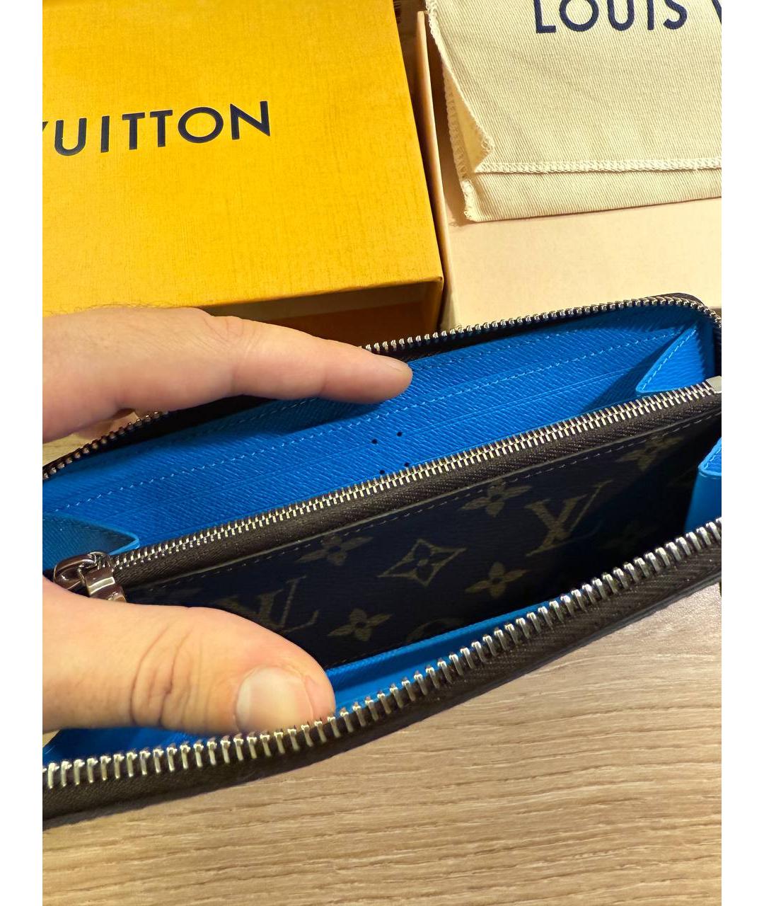 LOUIS VUITTON Коричневый кожаный кошелек, фото 4