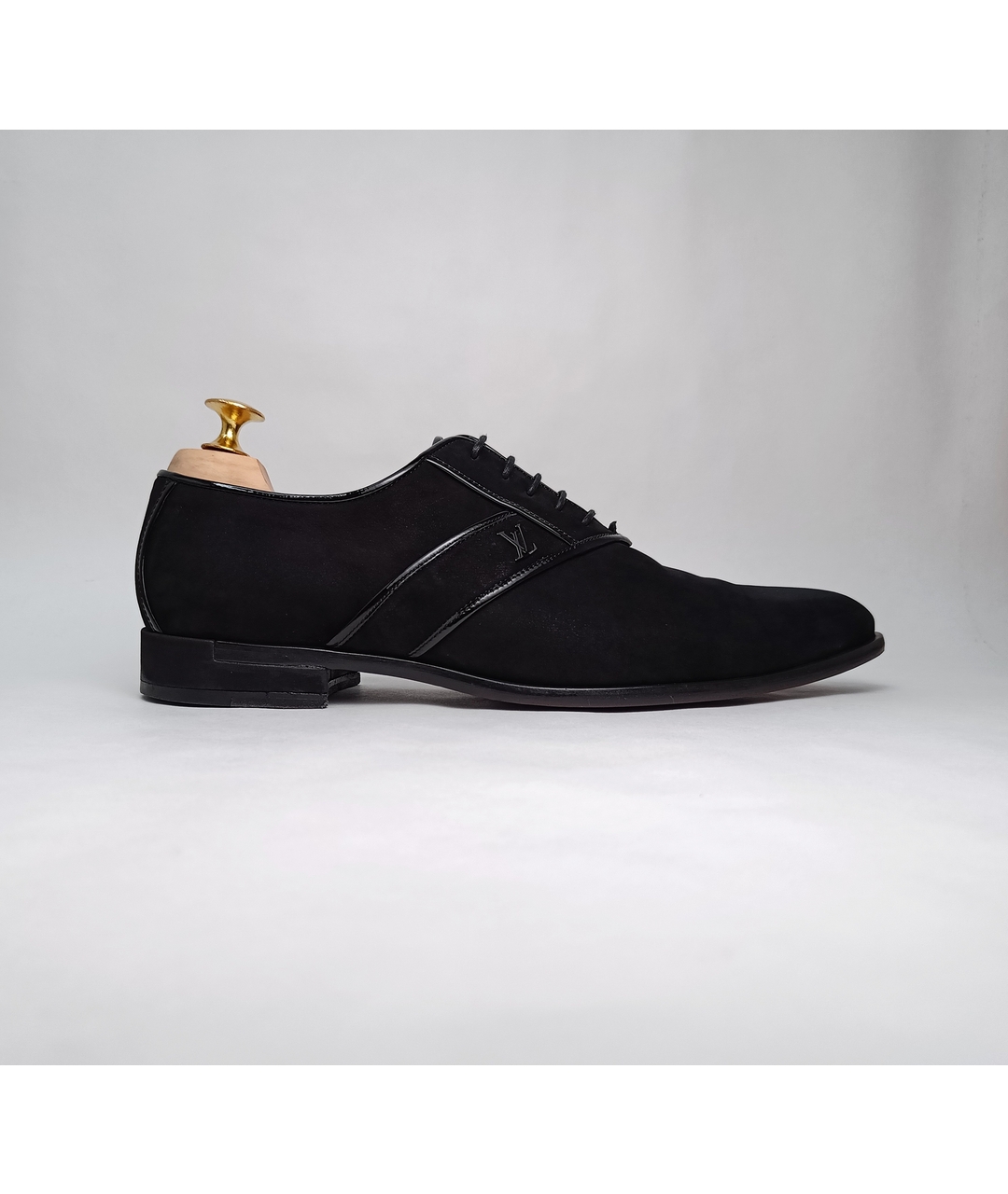 LOUIS VUITTON PRE-OWNED Черные нубуковые туфли, фото 2