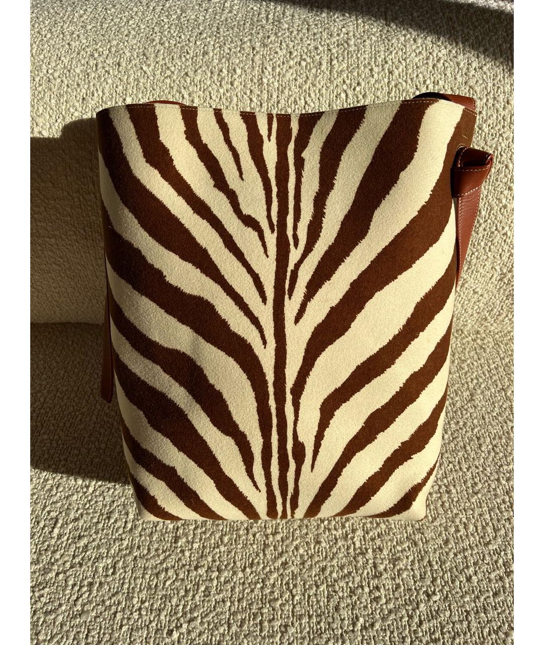 CELINE Коричневая кожаная сумка с короткими ручками, фото 3