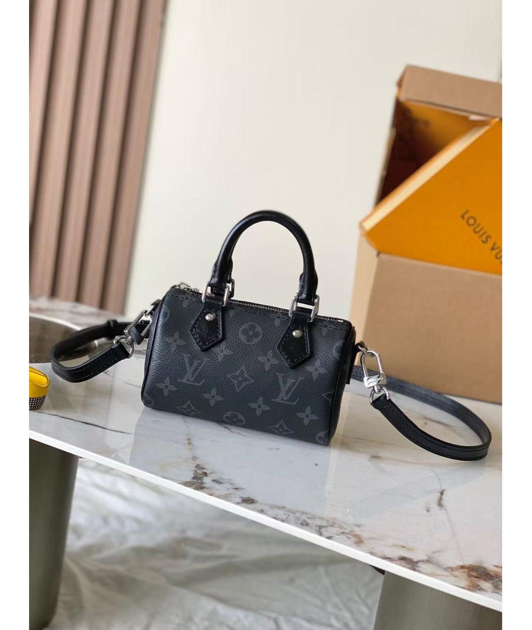 LOUIS VUITTON Черная кожаная сумка через плечо, фото 9