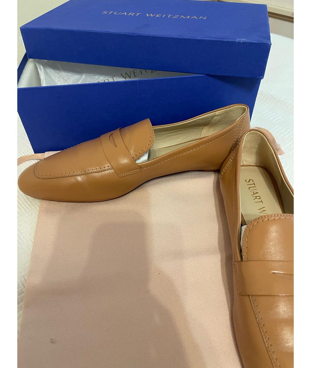 STUART WEITZMAN Бежевые кожаные лоферы, фото 3