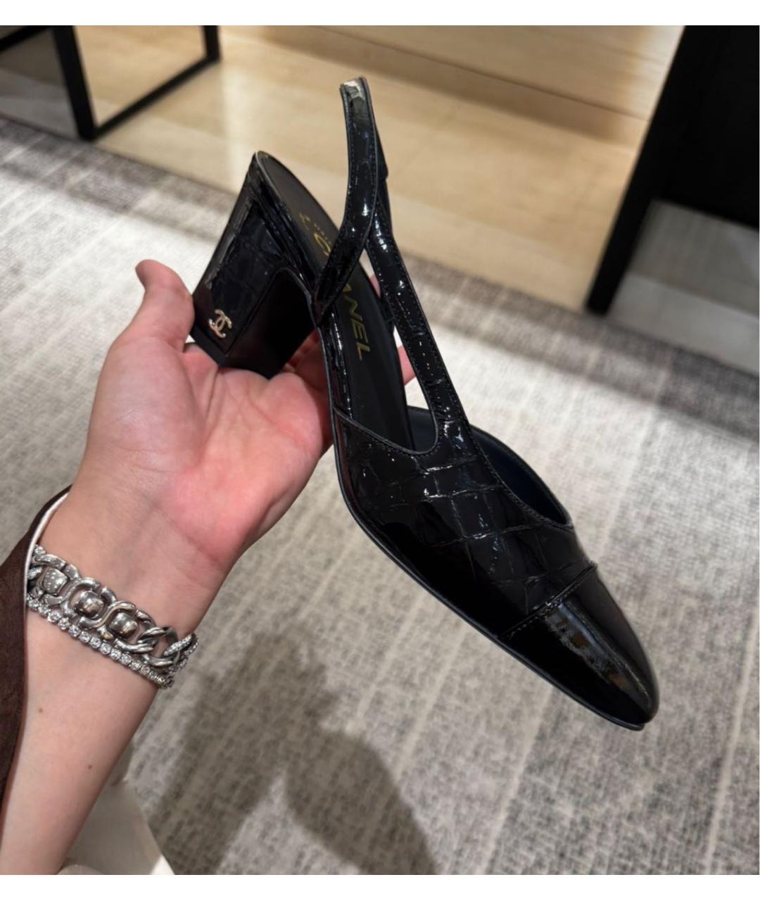 CHANEL Черные туфли из лакированной кожи, фото 2
