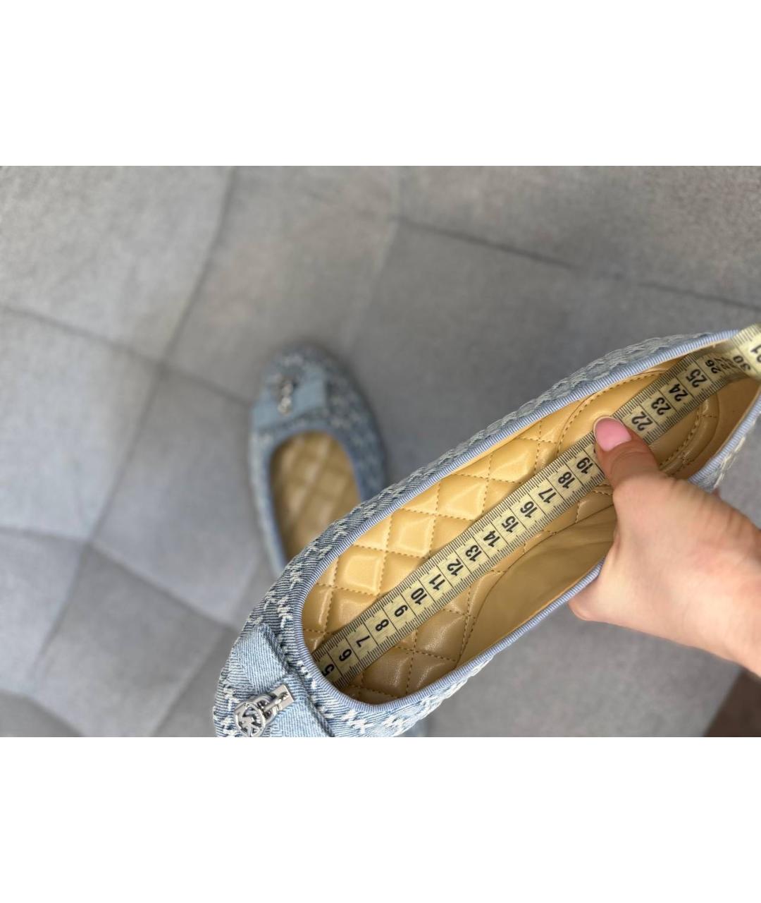 MICHAEL KORS Голубые текстильные лодочки на низком каблуке, фото 4