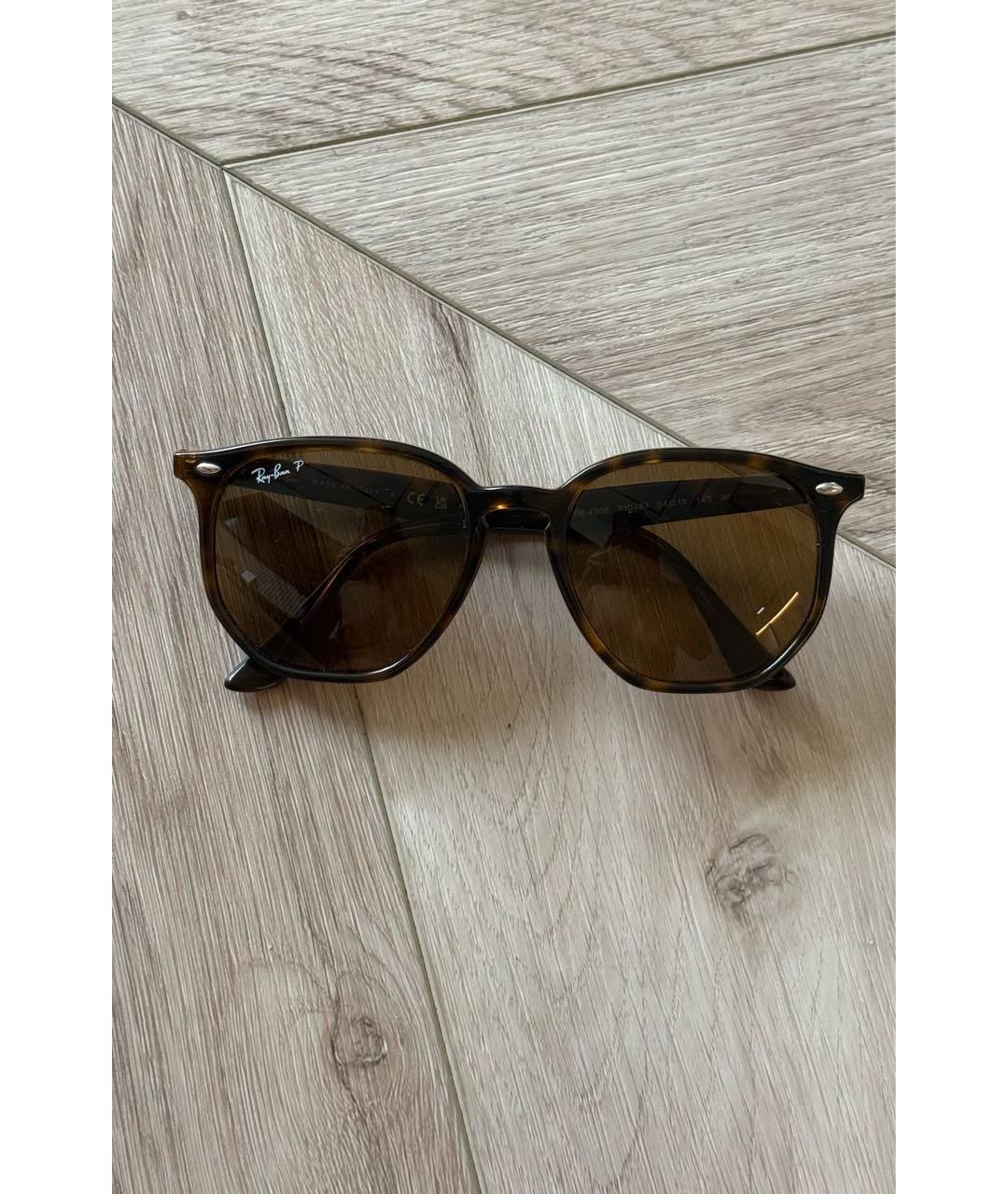 RAY BAN Коричневые пластиковые солнцезащитные очки, фото 5