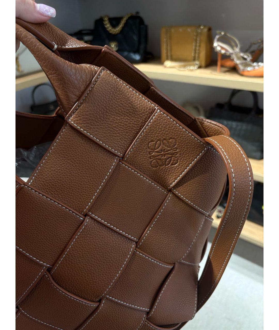 LOEWE Коричневая кожаная сумка через плечо, фото 4