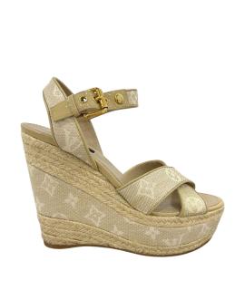LOUIS VUITTON Босоножки