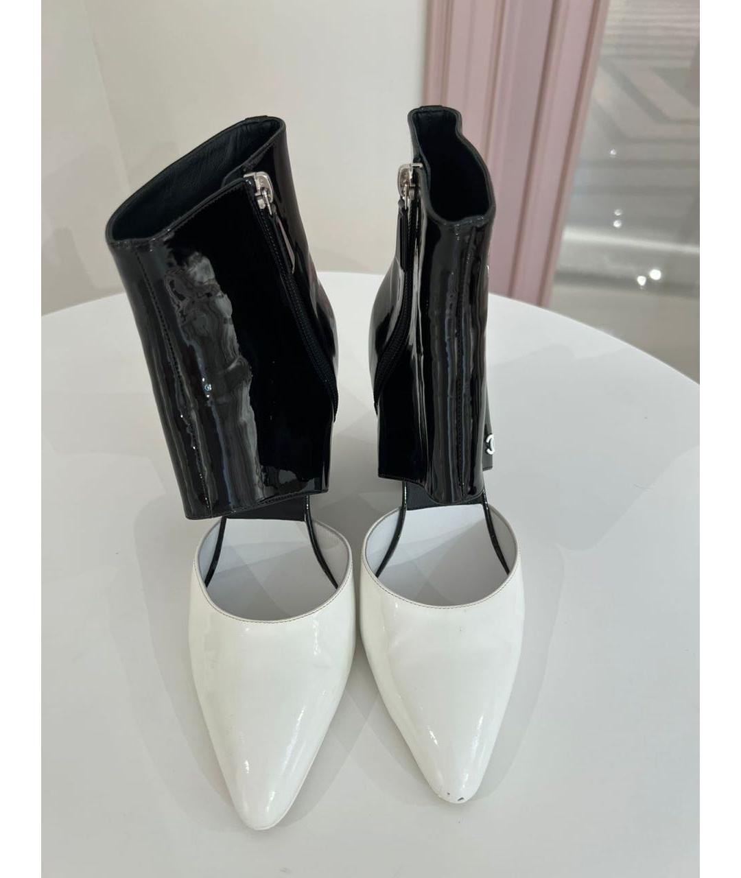 CHANEL Черные ботильоны из лакированной кожи, фото 4