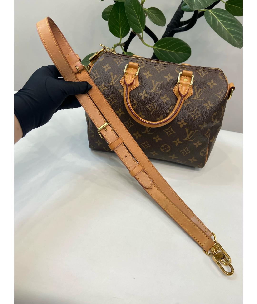 LOUIS VUITTON Коричневая кожаная сумка через плечо, фото 8