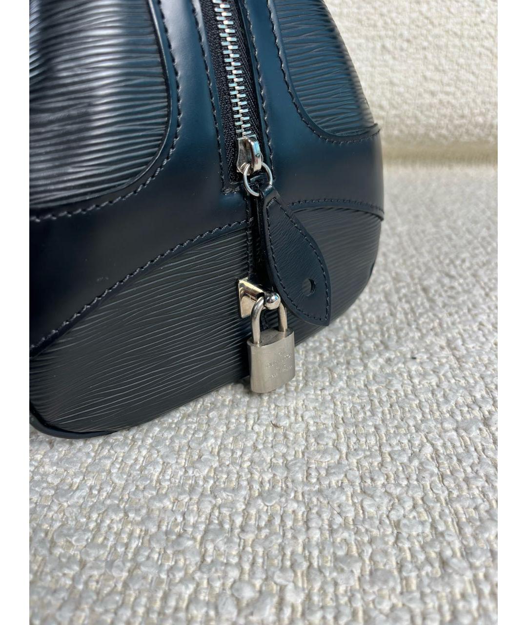 LOUIS VUITTON Черная кожаная сумка с короткими ручками, фото 6