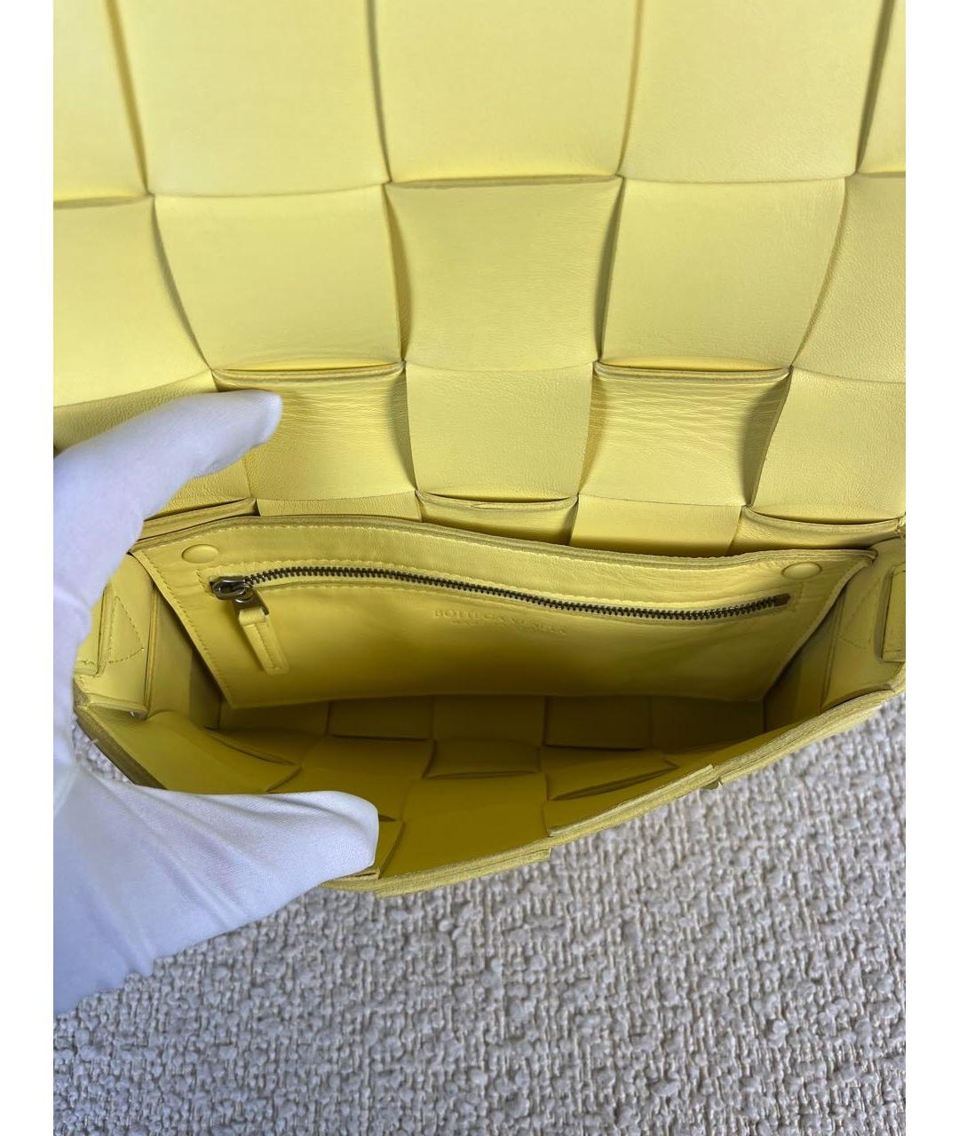 BOTTEGA VENETA Желтая кожаная сумка через плечо, фото 4