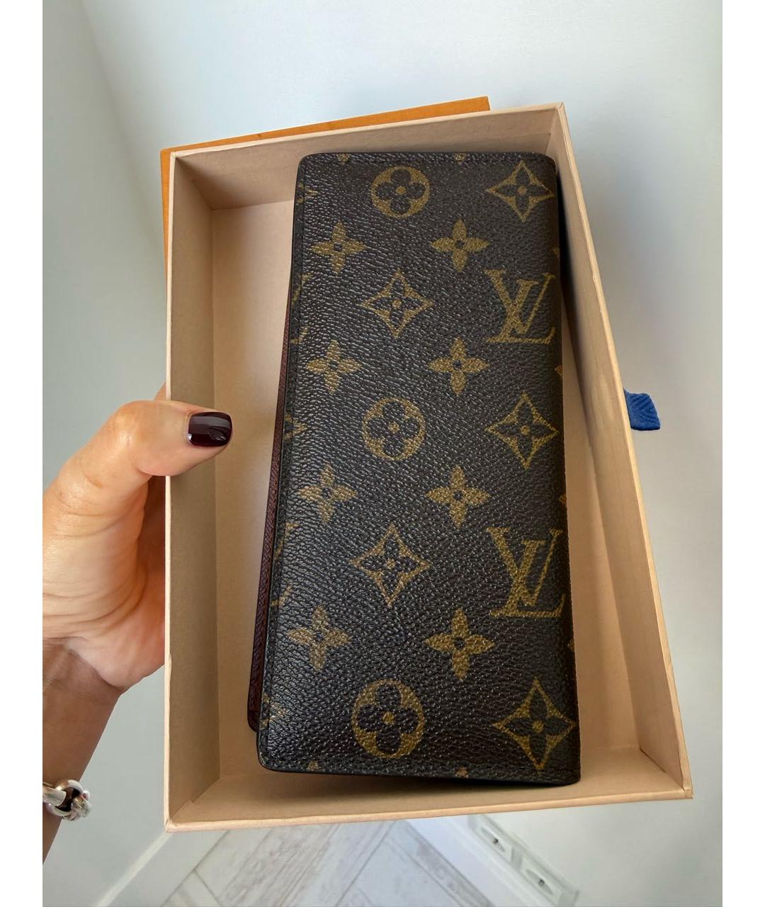 LOUIS VUITTON Коричневый кошелек, фото 6