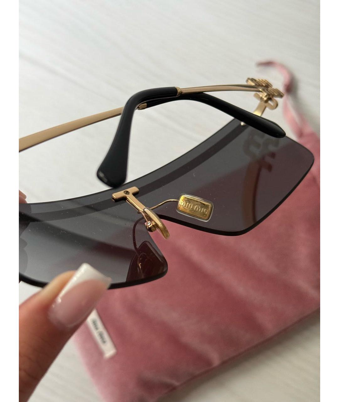 MIU MIU Антрацитовые металлические солнцезащитные очки, фото 3