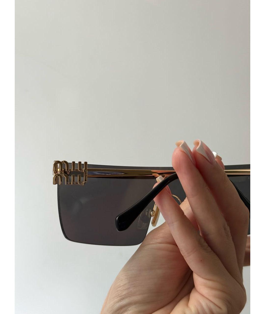 MIU MIU Антрацитовые металлические солнцезащитные очки, фото 4