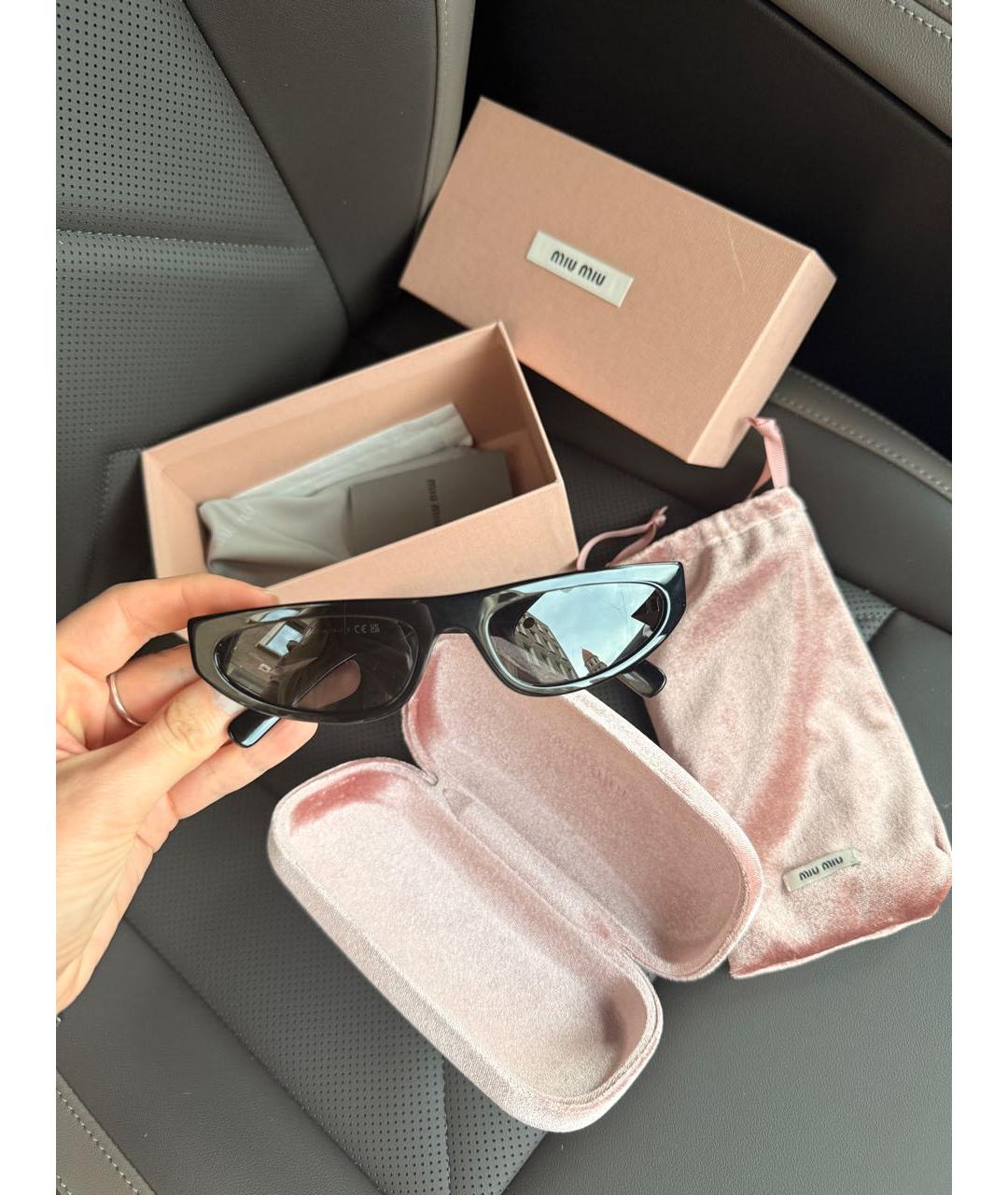 MIU MIU Черные пластиковые солнцезащитные очки, фото 2