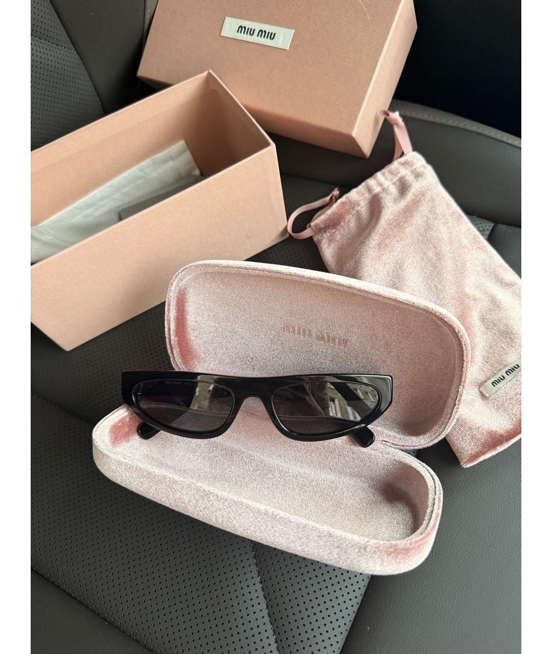 MIU MIU Черные пластиковые солнцезащитные очки, фото 4