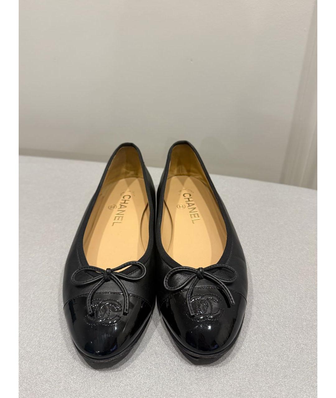 CHANEL Черные кожаные балетки, фото 2