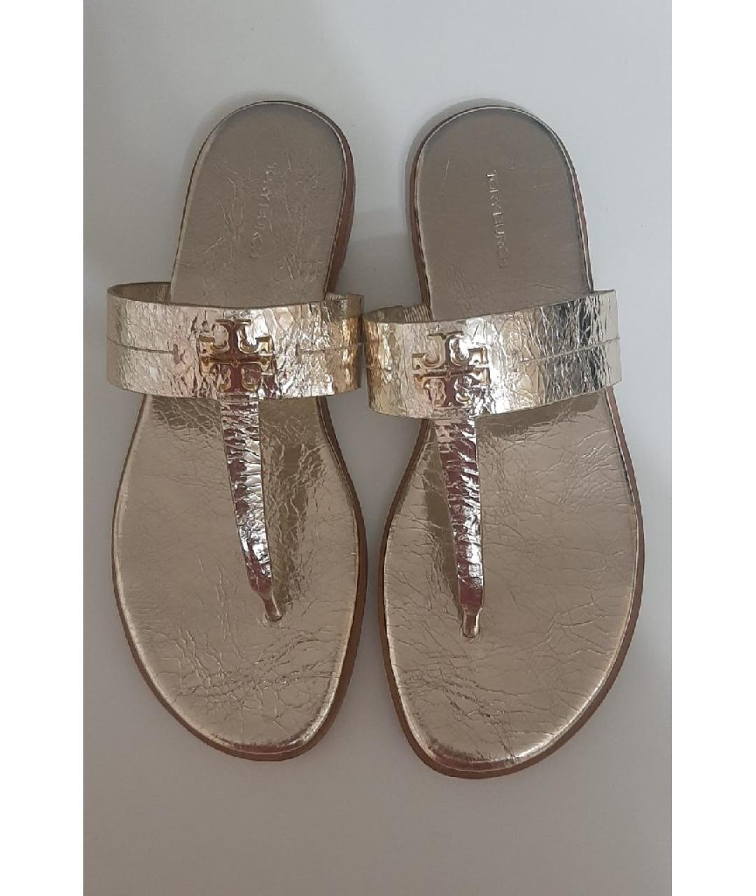 TORY BURCH Золотые кожаные сандалии, фото 2