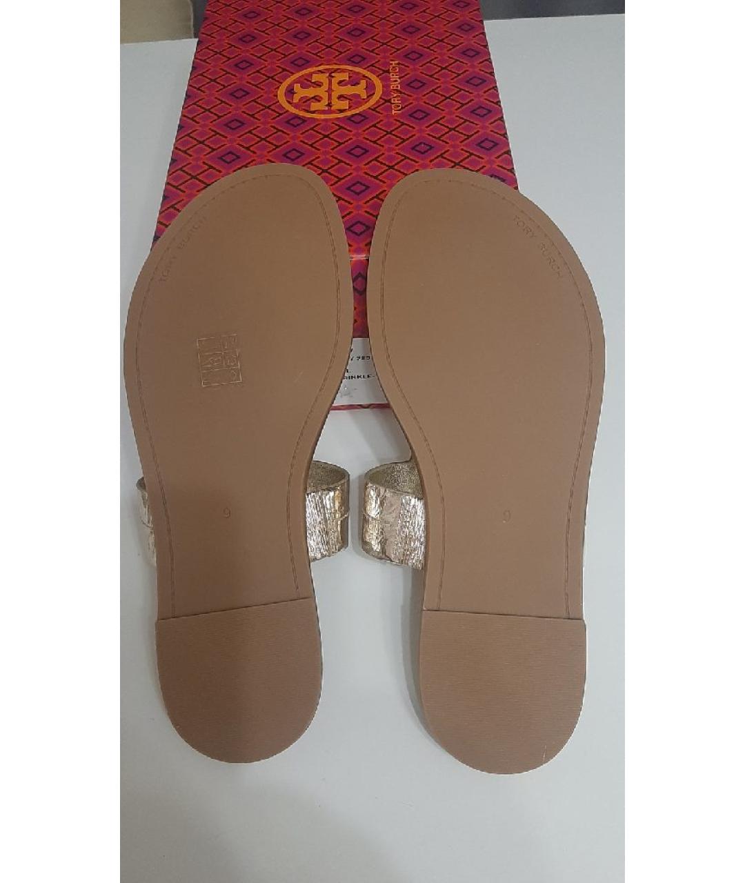 TORY BURCH Золотые кожаные сандалии, фото 7