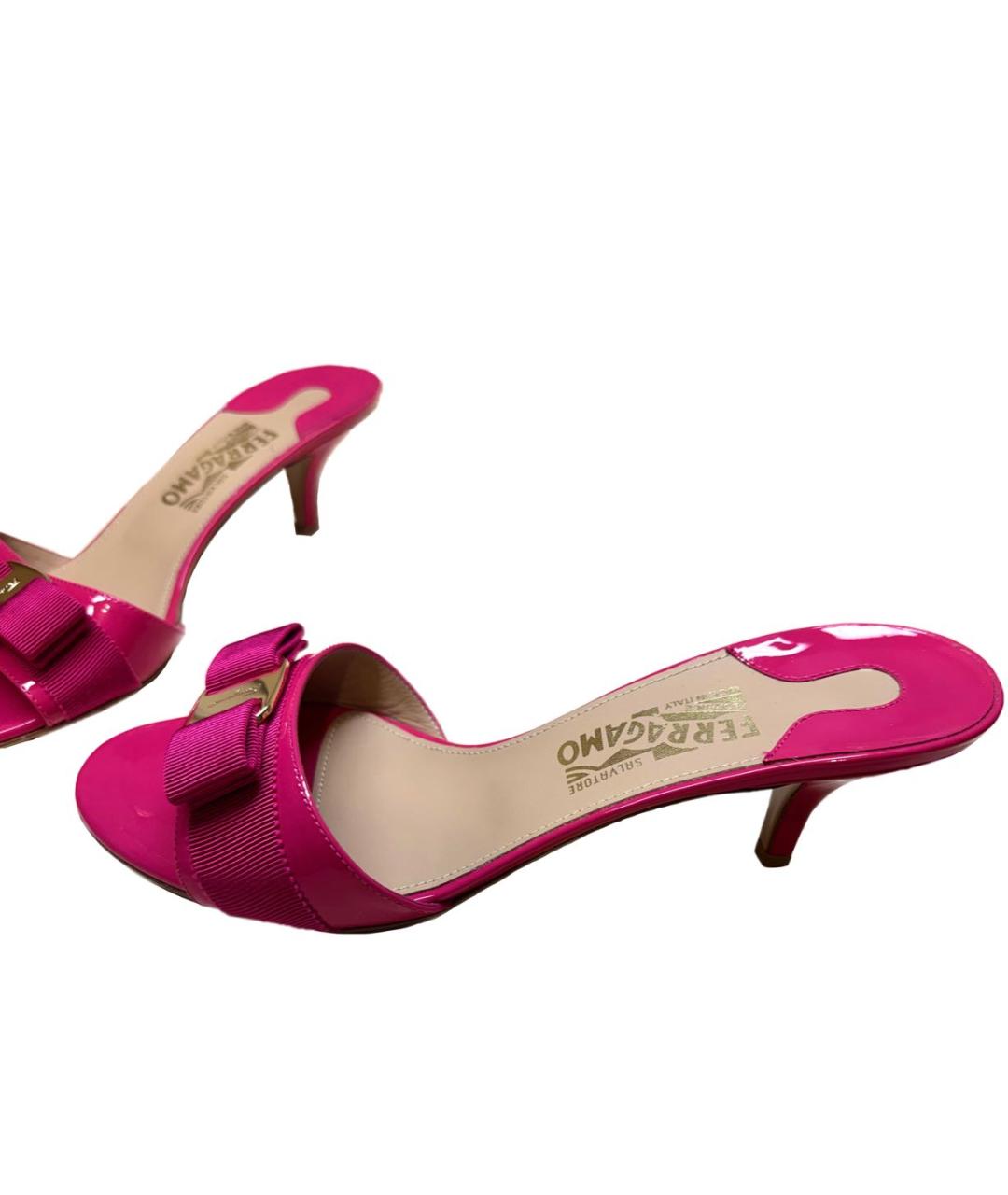 FERRAGAMO Розовые мюли из лакированной кожи, фото 2