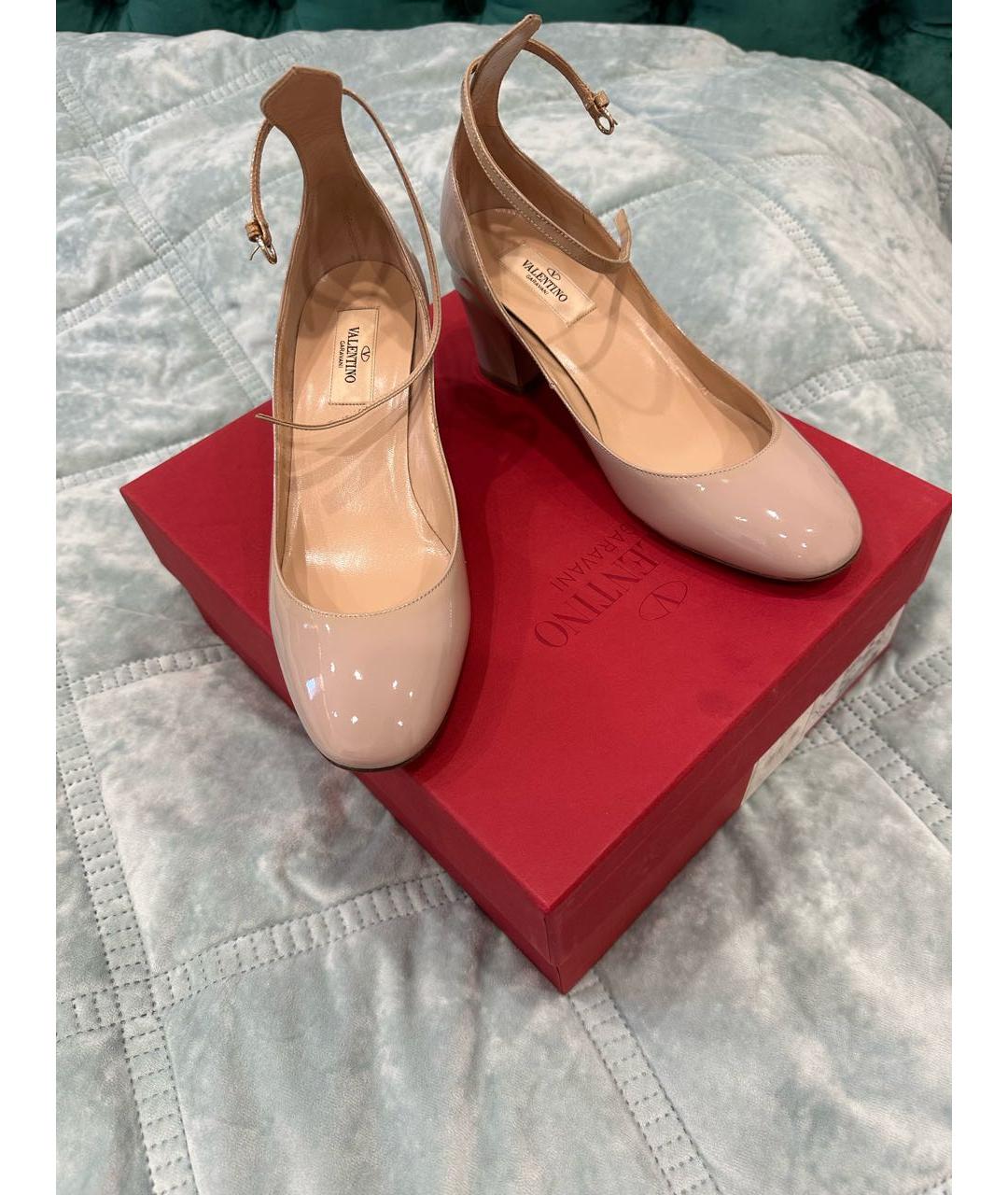VALENTINO Бежевые туфли из лакированной кожи, фото 6