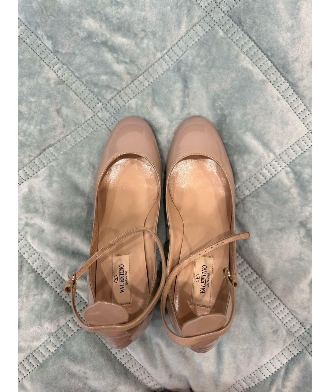 VALENTINO Бежевые туфли из лакированной кожи, фото 3