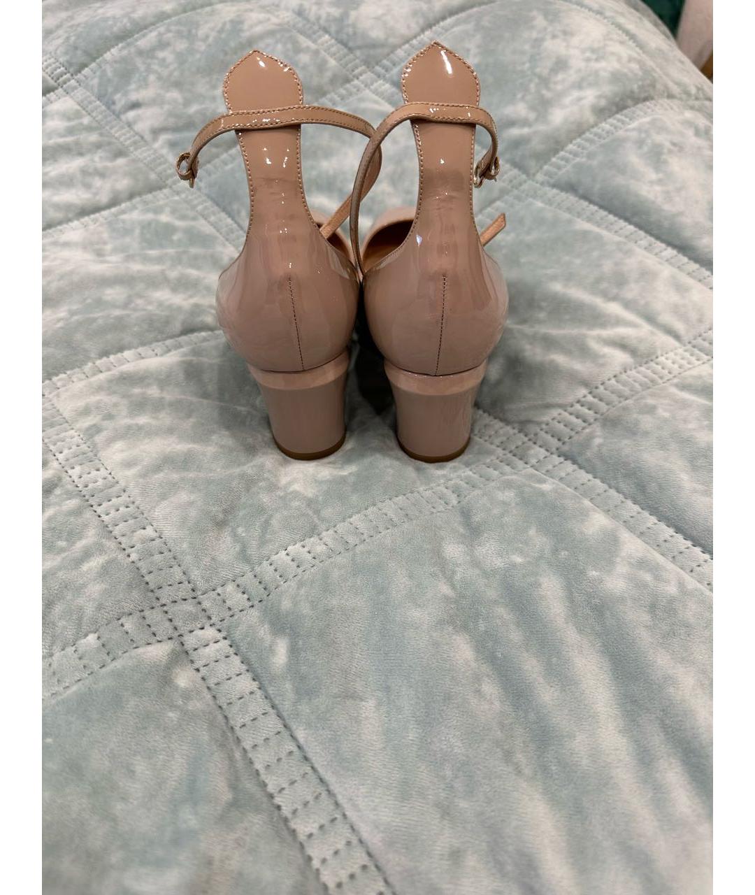 VALENTINO Бежевые туфли из лакированной кожи, фото 4