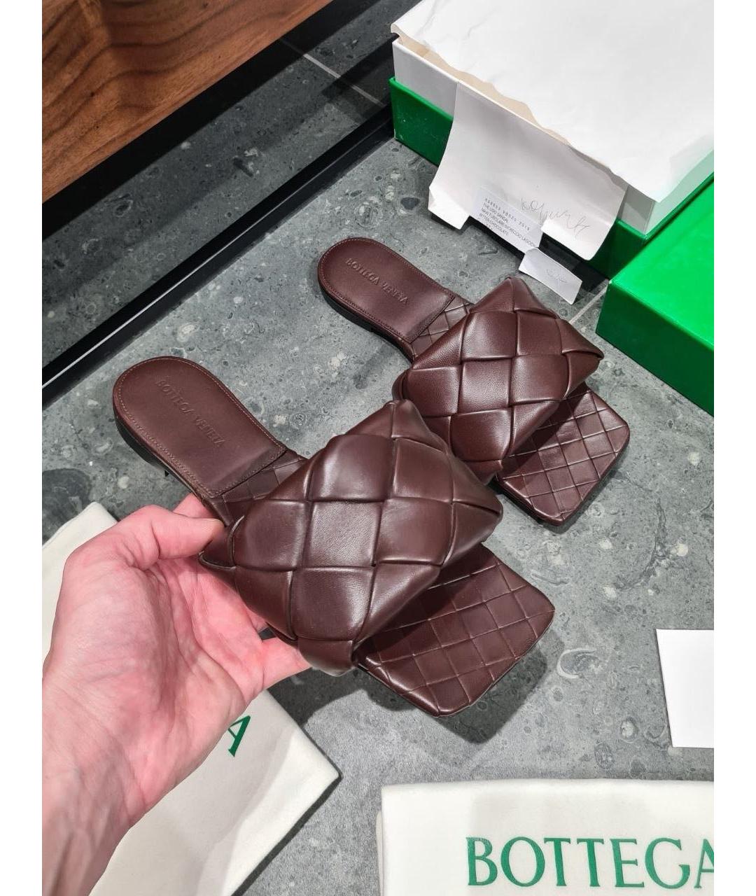 BOTTEGA VENETA Коричневые кожаные сандалии, фото 3