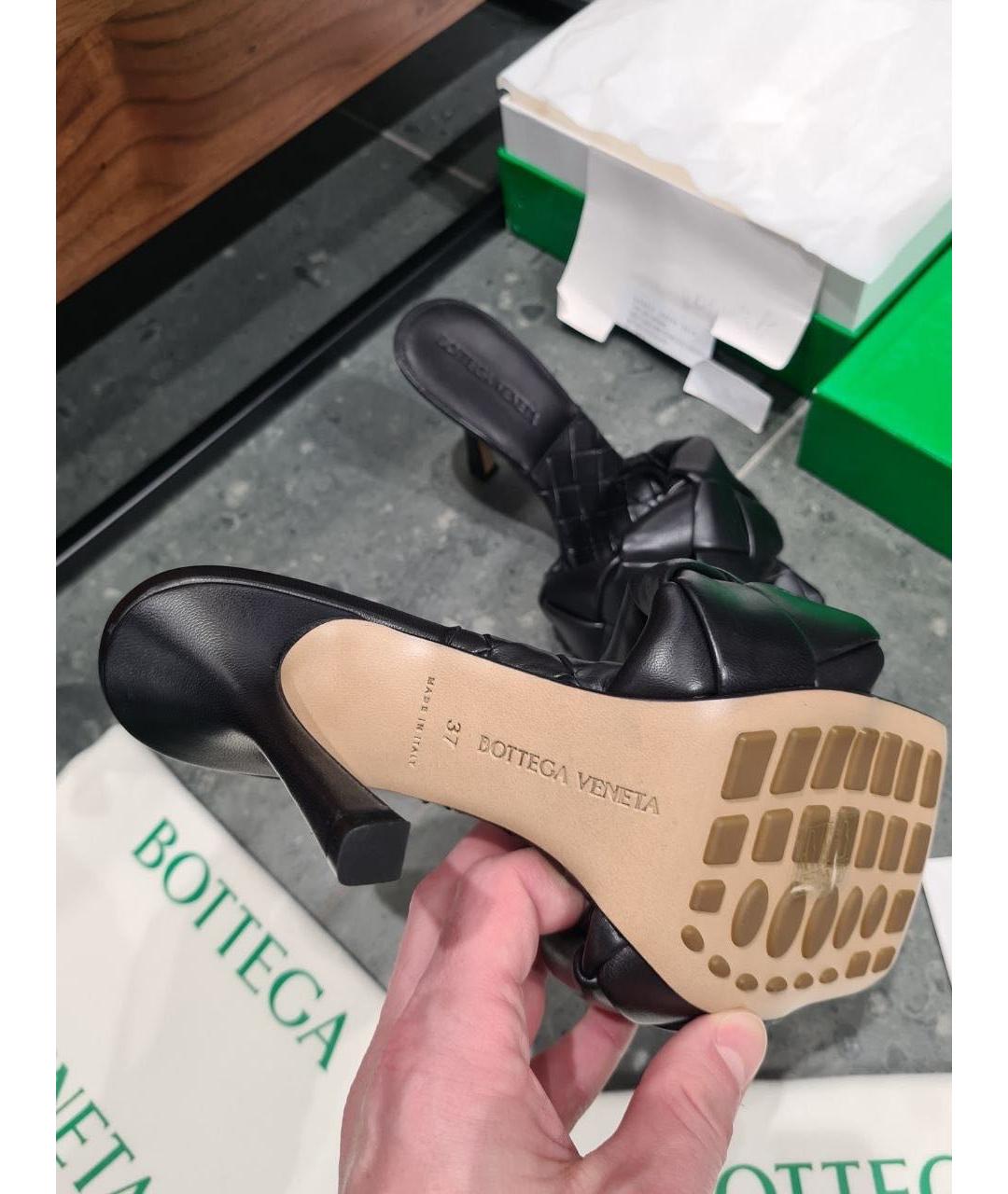 BOTTEGA VENETA Черные кожаные мюли, фото 6