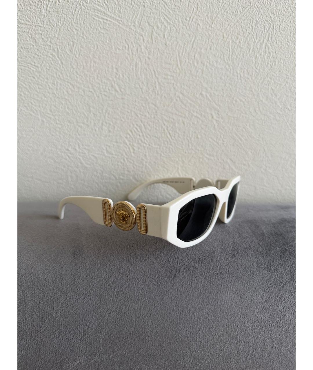 VERSACE Белые пластиковые солнцезащитные очки, фото 2